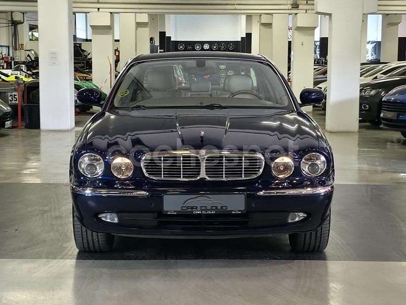 Usado Jaguar XJ8 Executive 300 CV (220 kW) 2004 Azul Berlina