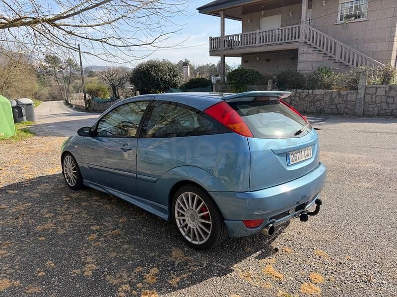 Usado Ford Focus Trend 100 CV (73 kW) 2004 Azul Berlina