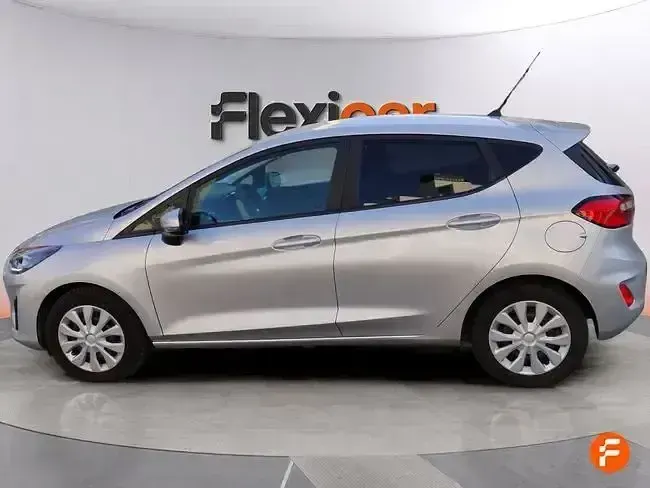 Usado Ford Fiesta Trend 75 CV (55 kW) 2022 Gris Utilitario