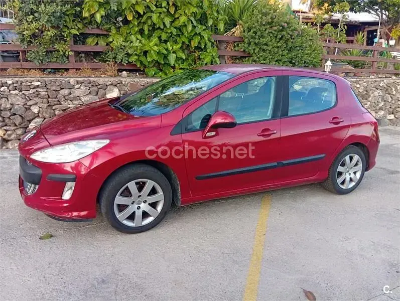 Usado Peugeot 308 Premium 120 CV (88 kW) 2007 Rojo Utilitario