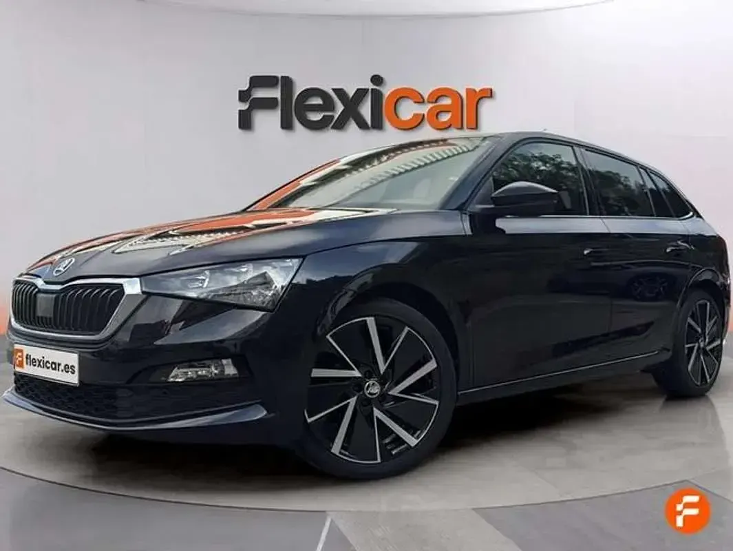 Usado Skoda Scala Sport 150 CV (110 kW) 2021 Negro Utilitario