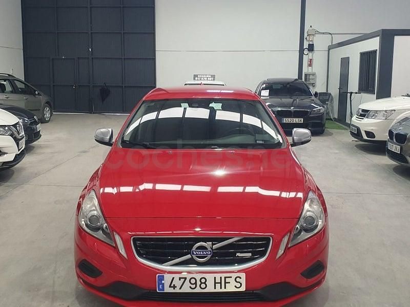 Usado Volvo V60 R-Design 163 CV (119 kW) 2011 Rojo Familiar
