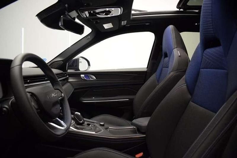 Usado Lynk & Co 01 261 CV (191 kW) 2023 Negro SUV