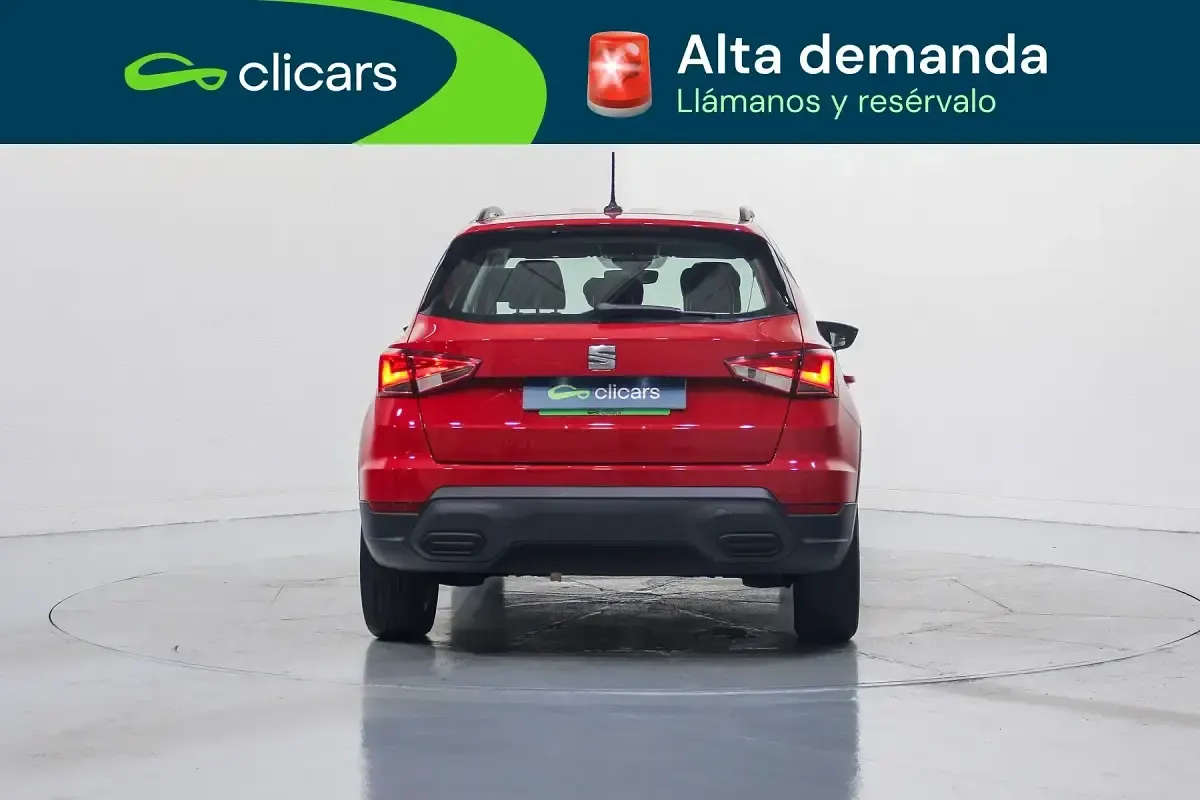 Usado Seat Arona Reference 95 CV (69 kW) 2022 Rojo SUV