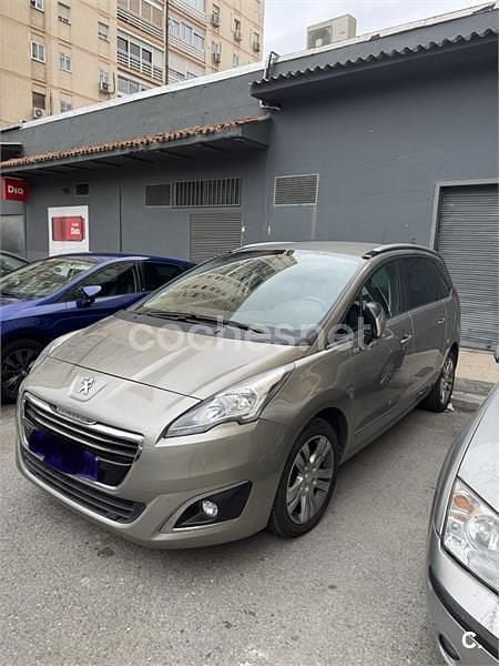 Usado Peugeot 5008 Style 130 HP (95 kW) 2016 Cinzento Monovolume
