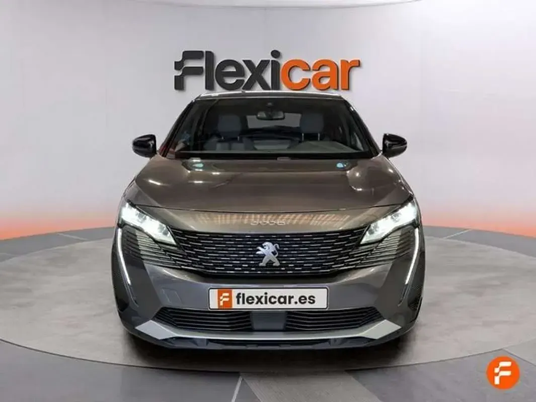Usado Peugeot 3008 Allure 226 CV (166 kW) 2023 Gris SUV