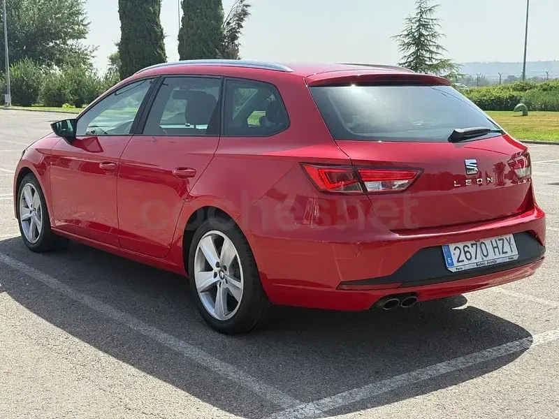 Usado Seat Leon FR 125 CV (91 kW) 2014 Rojo Familiar