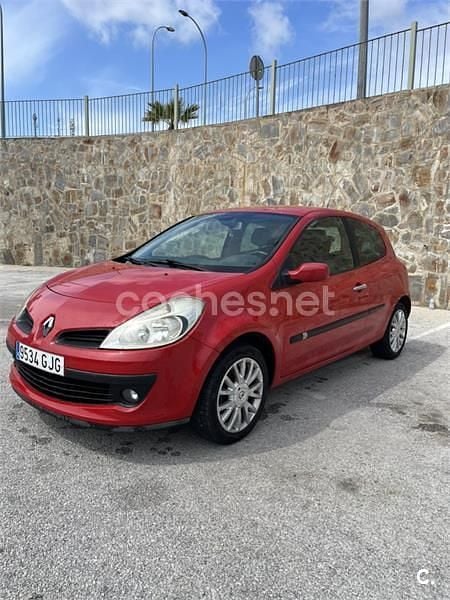 Usado Renault Clio II Exception 85 CV (62 kW) 2008 Rojo Berlina