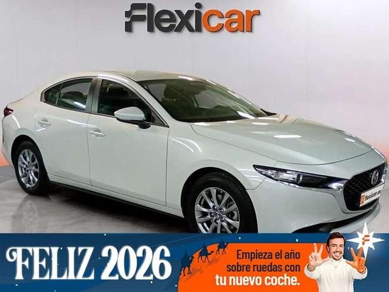 Gris Usado 2025 Mazda 3 Prime-Line Berlina | 21.890 € (Super precio) - Imagen 1/4