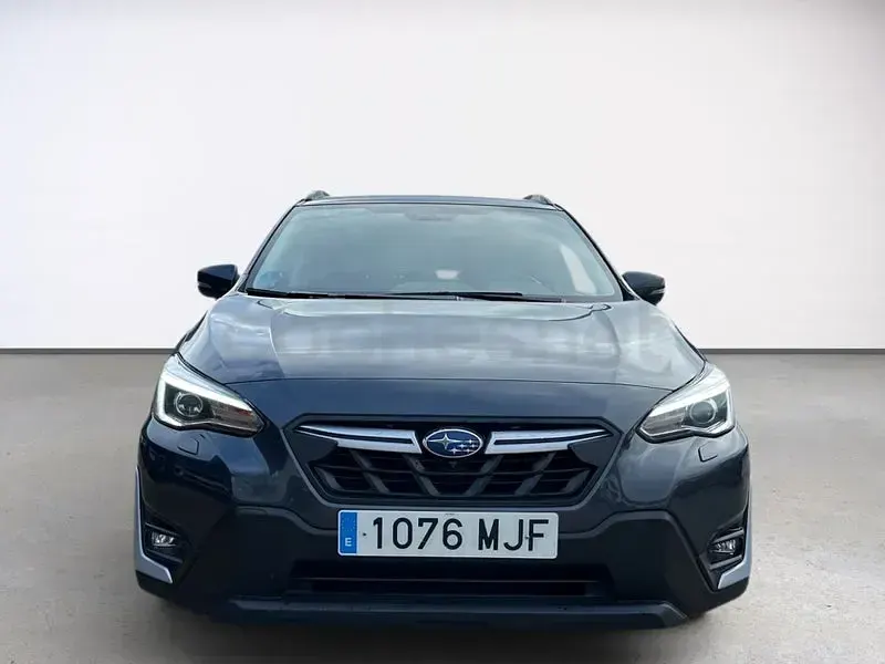 Usado Subaru XV Sport 150 CV (110 kW) 2023 Gris / plata SUV
