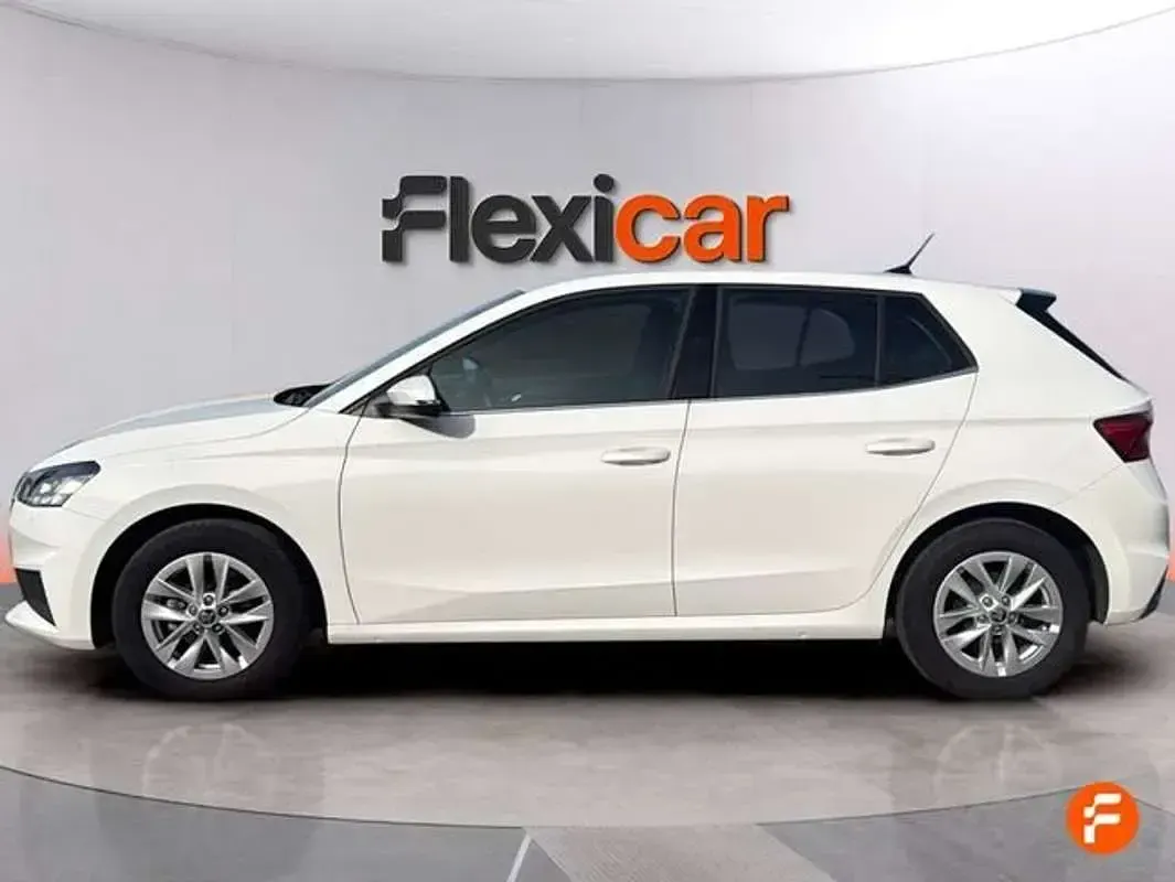 Usado Skoda Fabia Active 80 CV (58 kW) 2022 Blanco Utilitario