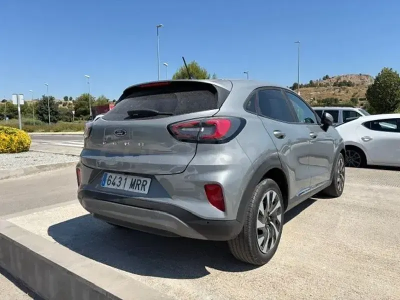 Usado Ford Puma Titanium 125 CV (91 kW) 2024 Gris / plata SUV