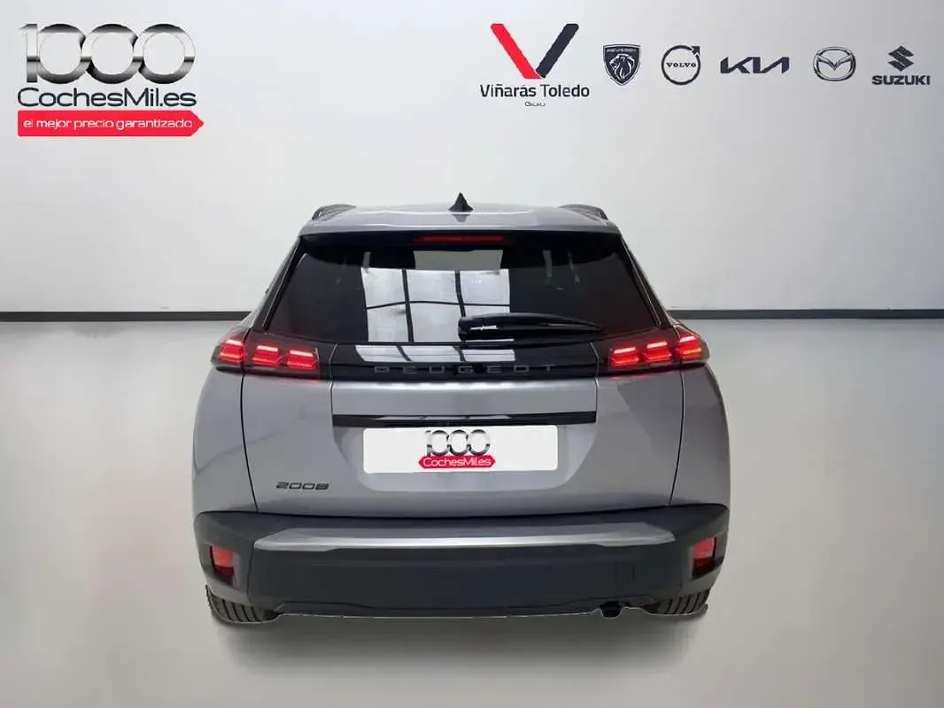 Usado Peugeot 2008 Allure 102 CV (75 kW) 2024 Gris SUV