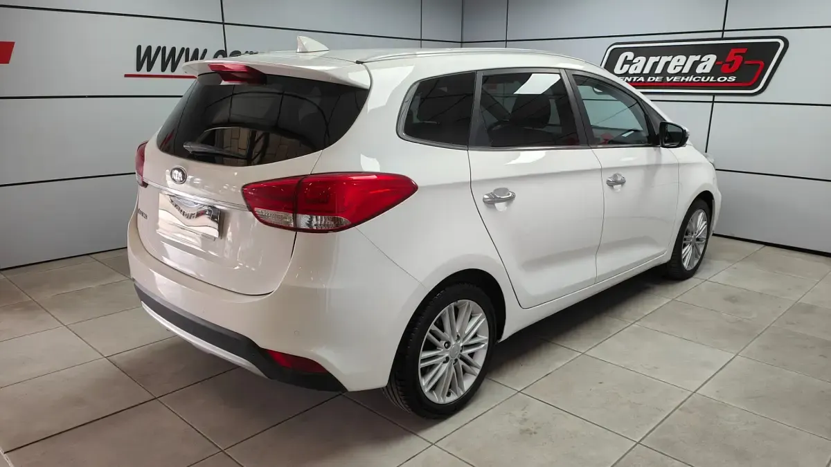 Usado Kia Carens 135 CV (99 kW) 2017 Blanco Monovolumen