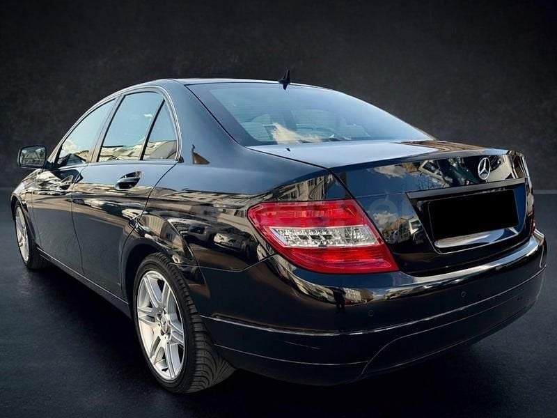 Usado Mercedes C200 Avantgarde 136 CV (100 kW) 2008 Negro Berlina