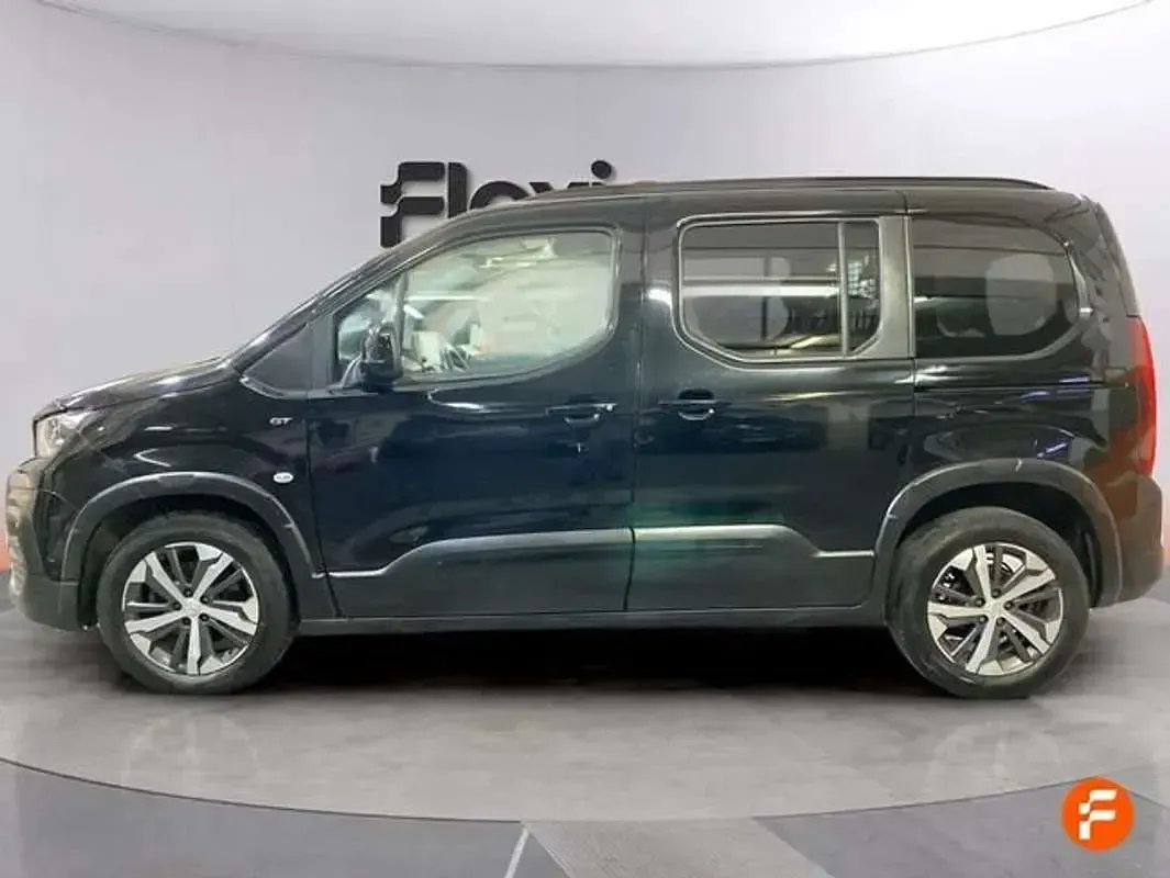 Usado Peugeot Rifter Allure 101 CV (74 kW) 2023 Negro Monovolumen