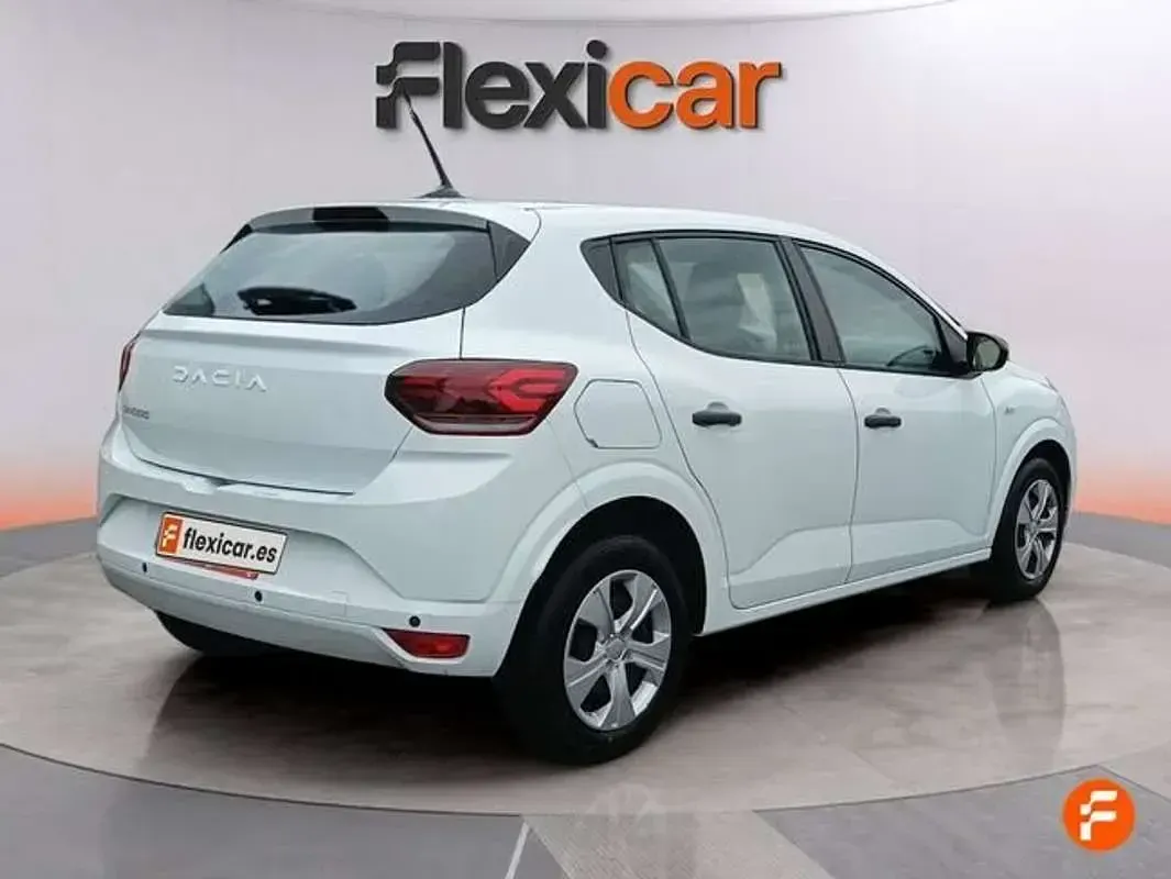 Usado Dacia Sandero Essentiel 67 CV (49 kW) 2025 Blanco Berlina