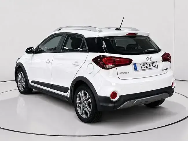 Käytetty Hyundai i20 Active 100 HP (73 kW) 2019 Valkoinen Viistoperä