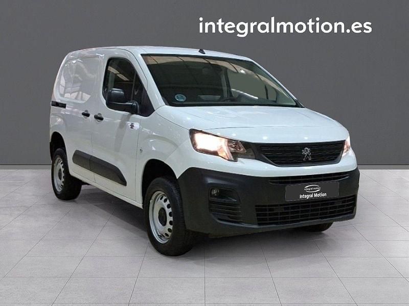 Usado Peugeot Partner Premium 131 CV (96 kW) 2021 Blanco Monovolumen