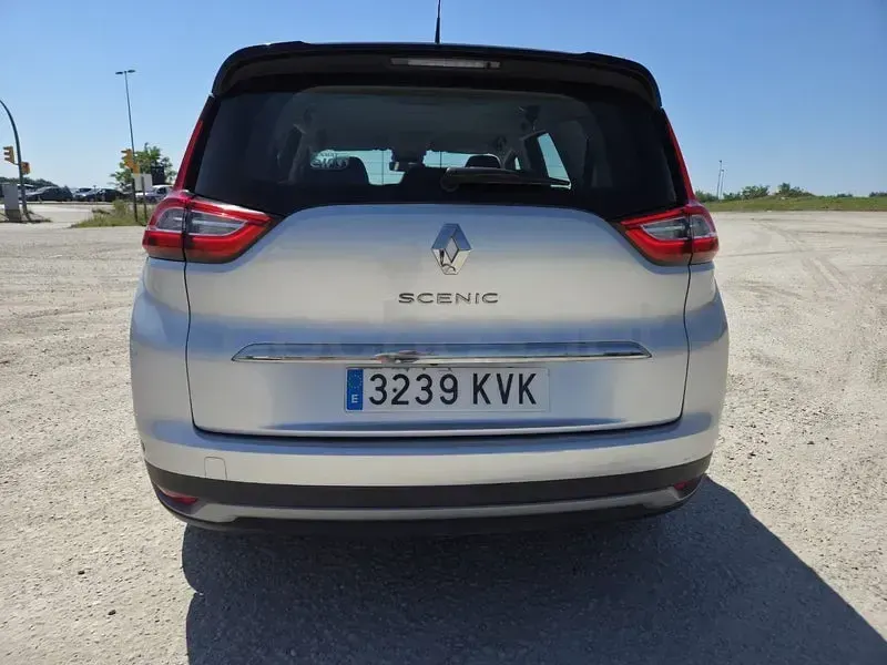 Usado Renault Grand Scénic IV Black Edition 140 CV (102 kW) 2019 Gris / plata Monovolumen