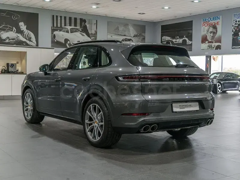 Usado Porsche Cayenne S 475 CV (349 kW) 2025 Gris / plata SUV