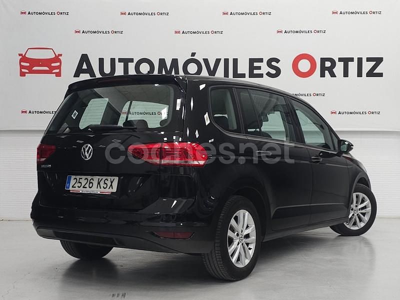 Usado VW Touran Edition 116 CV (85 kW) 2019 Negro Monovolumen
