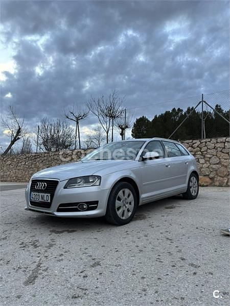 Usado Audi A3 Ambition 105 CV (77 kW) 2010 Gris / plata Utilitario