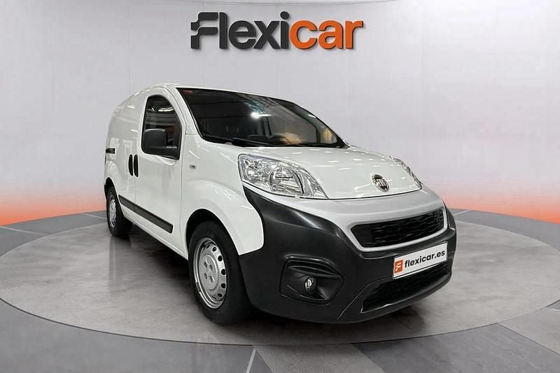 Blanco Usado 2021 Fiat Fiorino Monovolumen | 9490 € (Buen precio) - Imagen 1/4