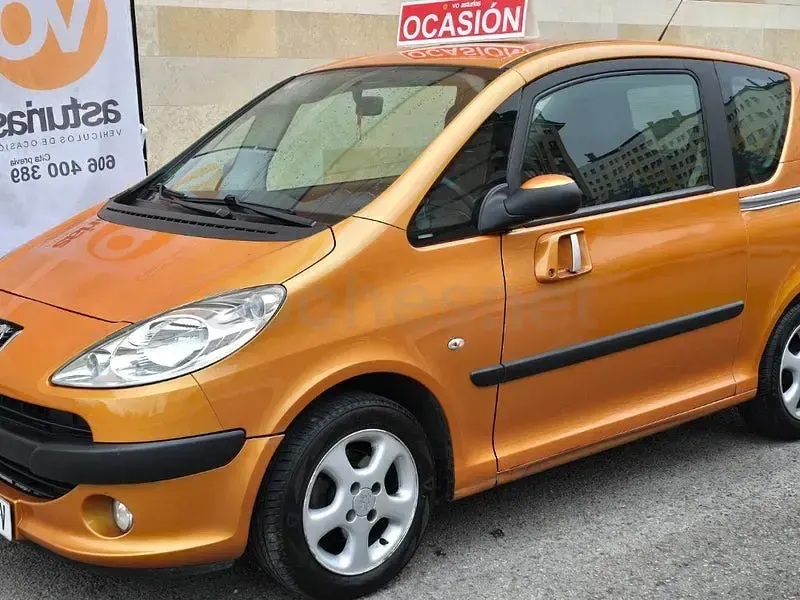 Usado Peugeot 1007 75 CV (55 kW) 2007 Amarillo Monovolumen
