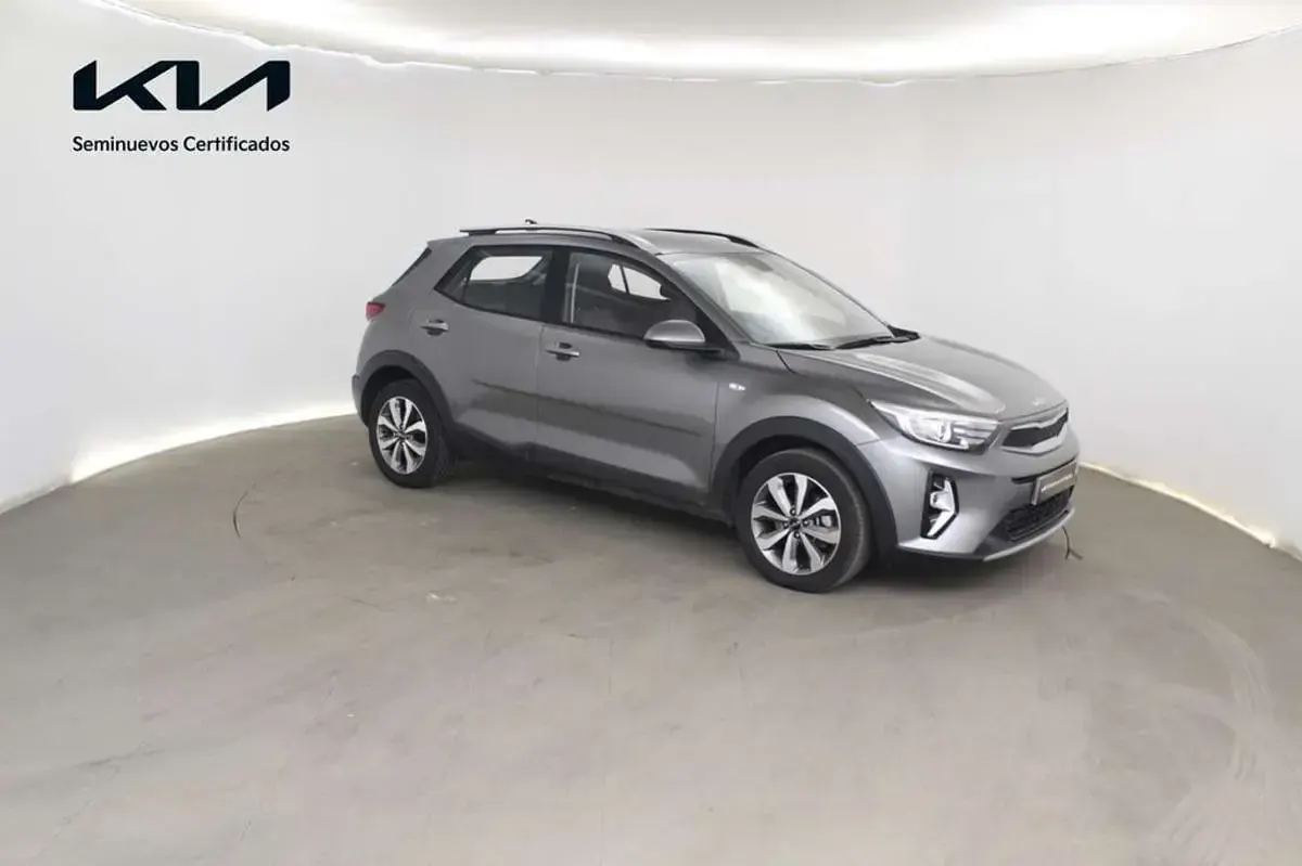 Usado Kia Stonic 114 CV (83 kW) 2025 Gris SUV