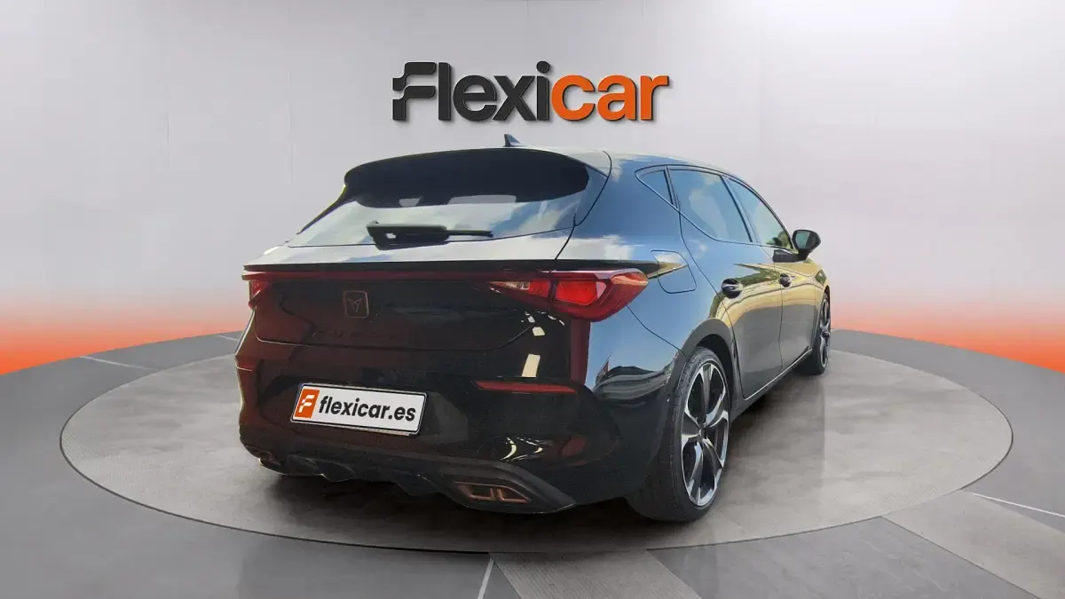 Usado Cupra Leon 204 CV (150 kW) 2022 Negro Berlina