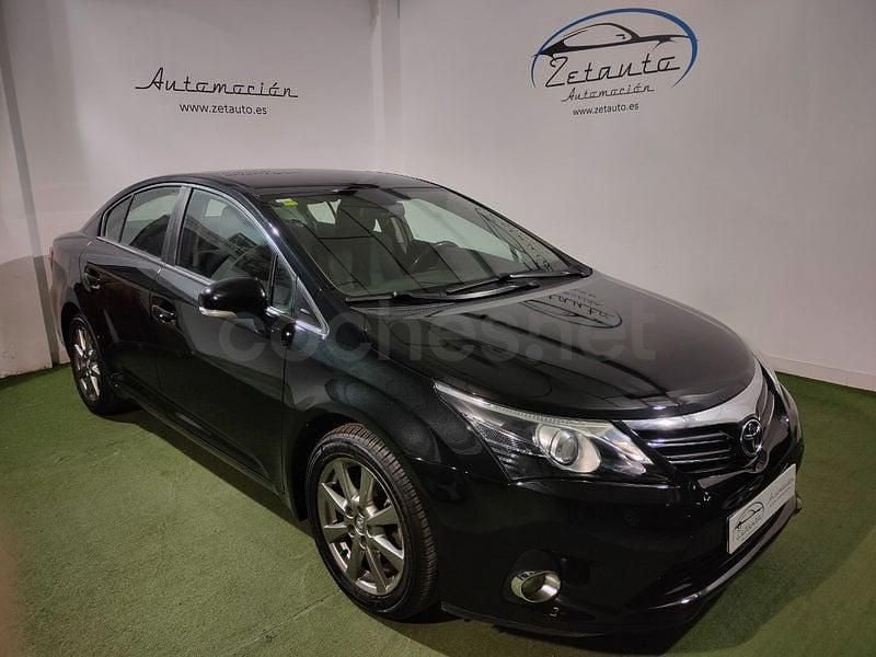 Usado Toyota Avensis Advance 147 CV (108 kW) 2012 Negro Berlina