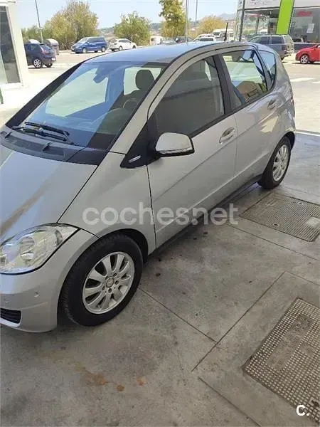 Usado Mercedes A160 82 CV (60 kW) 2011 Gris / plata Monovolumen
