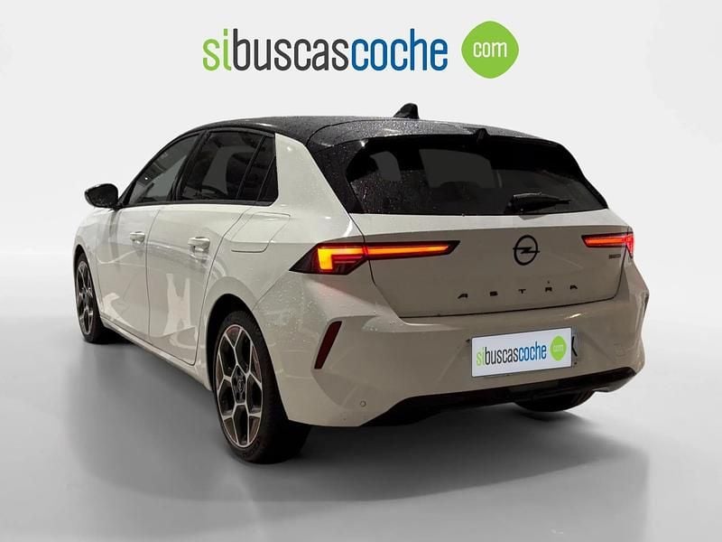 Usado Opel Astra 180 CV (132 kW) 2023 Negro