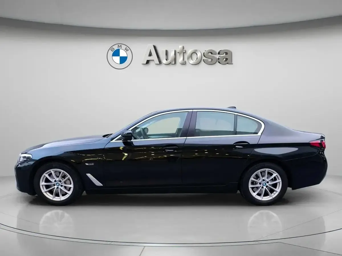 Usado BMW 530e Sport Line 292 CV (214 kW) 2022 Negro Berlina