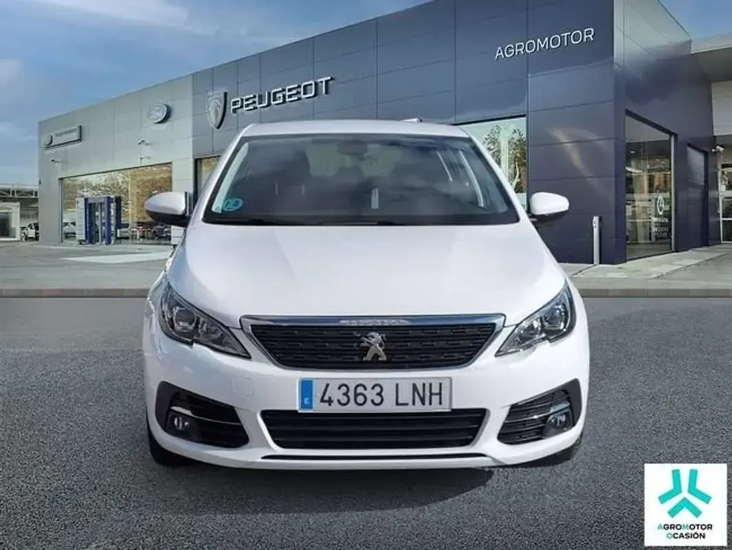 Usado Peugeot 308 Active 131 CV (96 kW) 2021 Blanco Utilitario