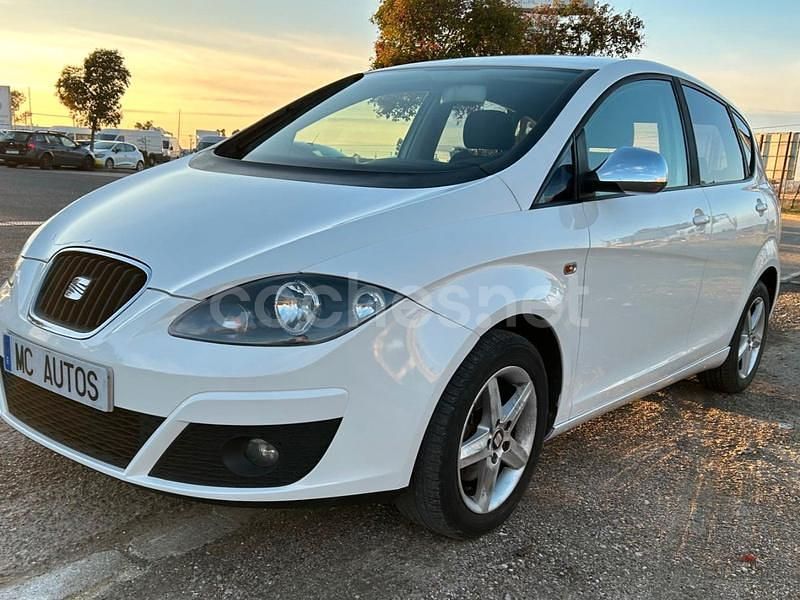 Usado Seat Altea Style 105 CV (77 kW) 2011 Blanco Monovolumen