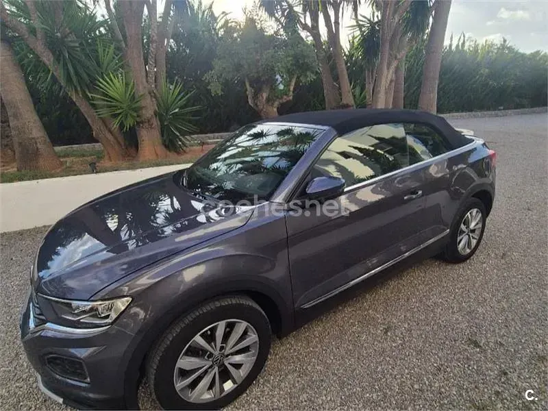 Usado VW T-Roc Style 150 CV (110 kW) 2021 Gris / plata SUV