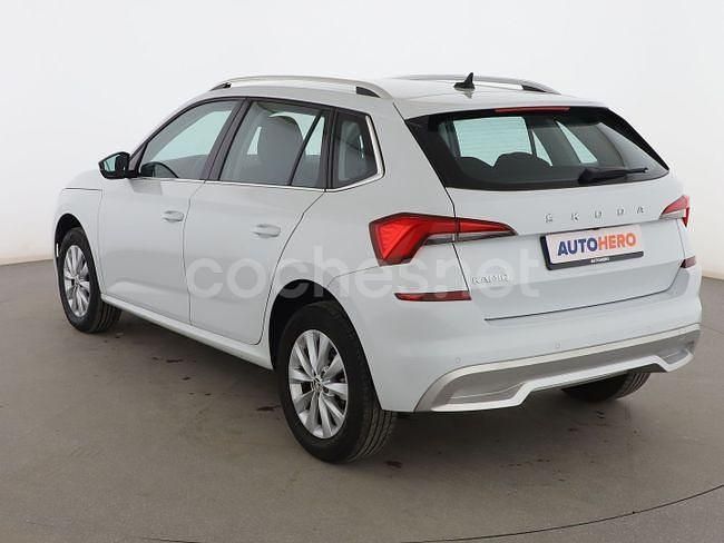 Usado Skoda Kamiq Ambition 95 CV (69 kW) 2021 Blanco SUV