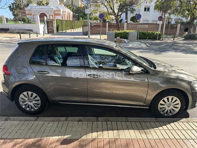 Usado VW Golf VII Edition 105 CV (77 kW) 2013 Gris / plata Berlina