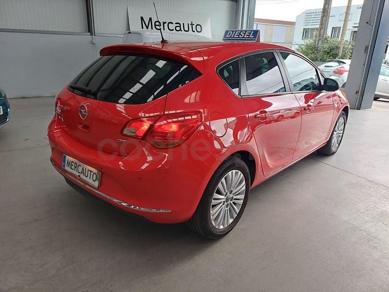Usado Opel Astra Selective 110 CV (80 kW) 2015 Rojo Berlina