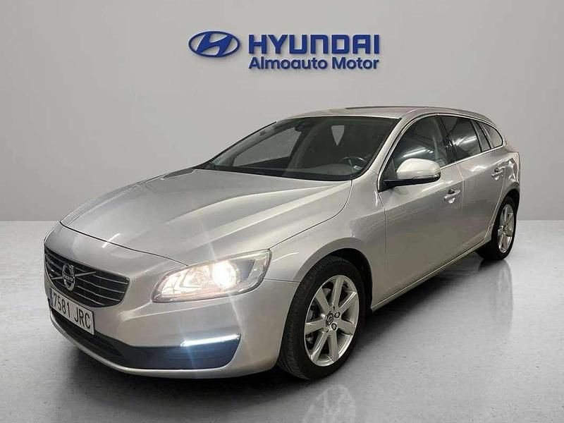 Usado Volvo V60 Momentum 150 CV (110 kW) 2016 Gris Familiar