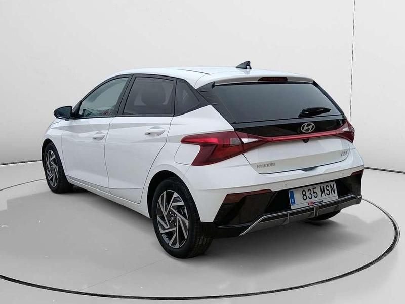 Usado Hyundai i20 102 CV (75 kW) 2024 Blanco Utilitario