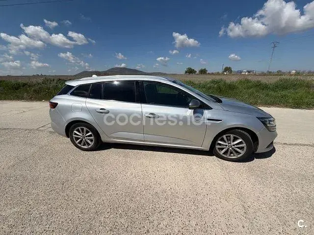 Usado Renault Mégane GrandTour 110 CV (80 kW) 2017 Gris / plata Familiar