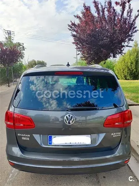 Usado VW Sharan Sport 140 CV (102 kW) 2013 Gris / plata Monovolumen