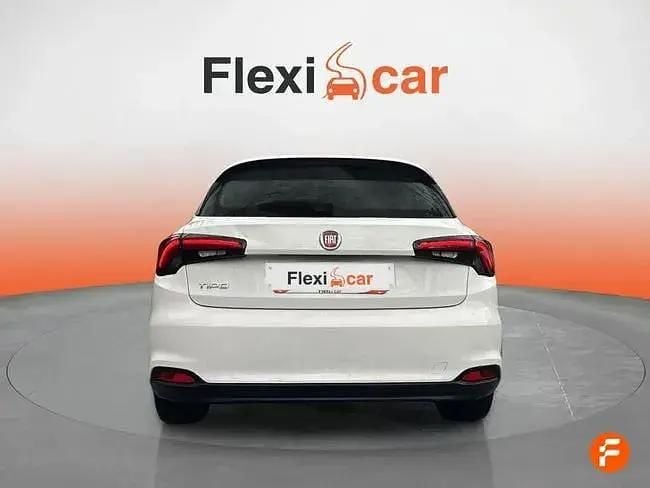 Usado Fiat Tipo Cross 101 CV (74 kW) 2022 Blanco Berlina
