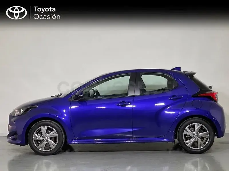 Usado Toyota Yaris Hybrid Active 116 CV (85 kW) 2025 Azul Berlina