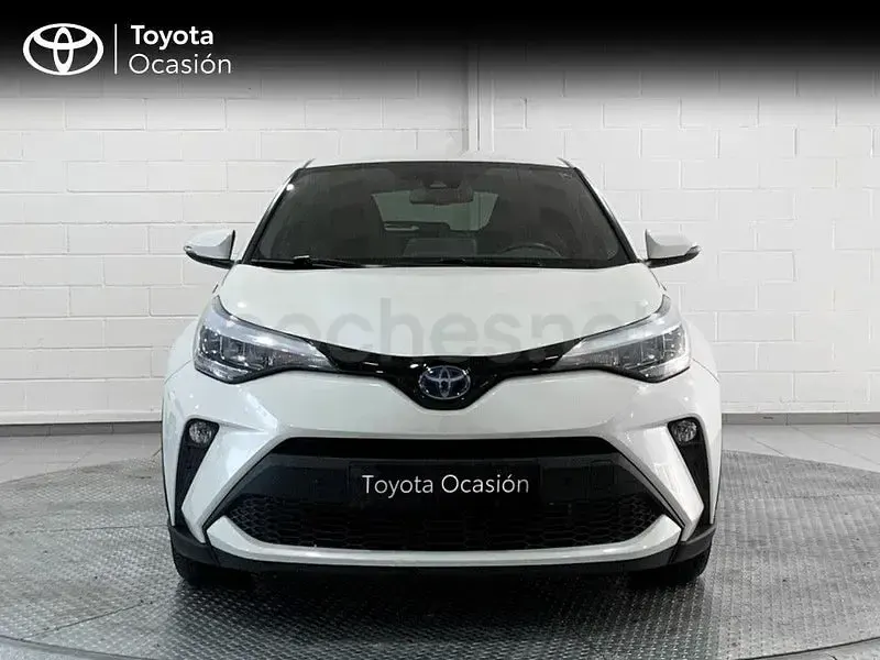 Käytetty Toyota C-HR Advance 122 HP (89 kW) 2021 Valkoinen Katumaasturi