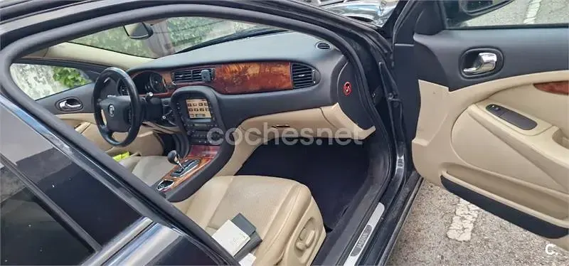 Usado Jaguar S-Type Executive 207 CV (152 kW) 2007 Negro Berlina