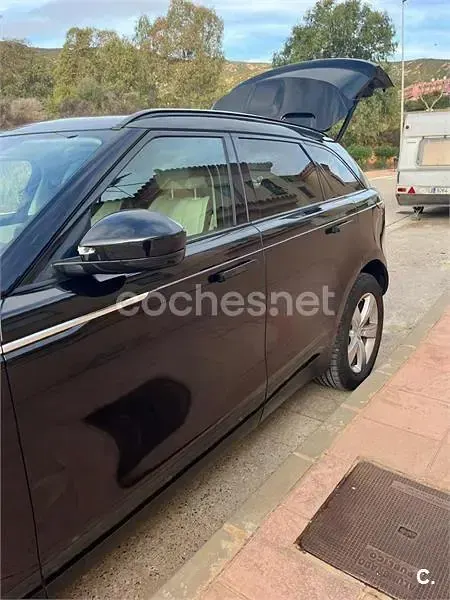 Käytetty Land Rover Range Rover Velar 240 HP (176 kW) 2017 Musta Katumaasturi